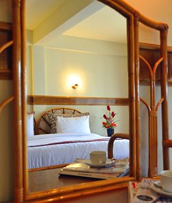Surin Beach Villa has a total of 15 rooms, ranging in size from rooms for 2 or 3 people up to family suites.